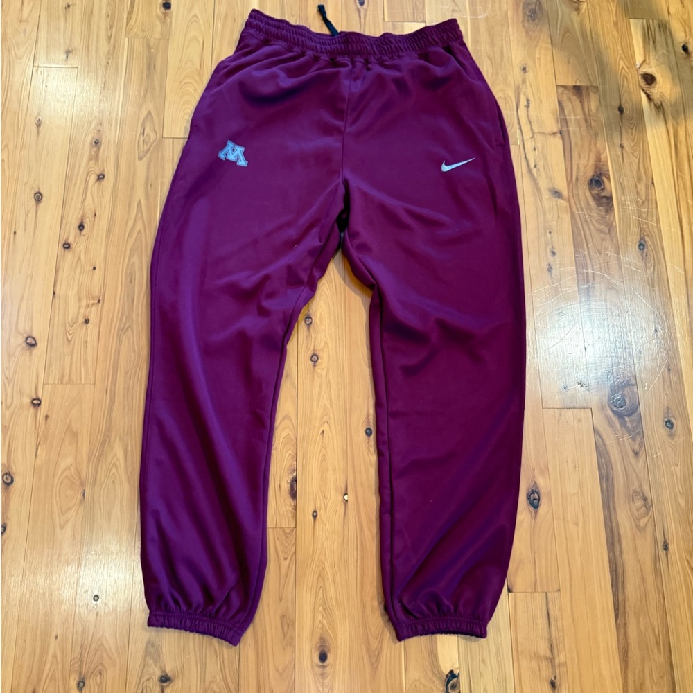 ❤️💛🏀University of Minnesota student athlete game worn Joggers Parker Fox #23